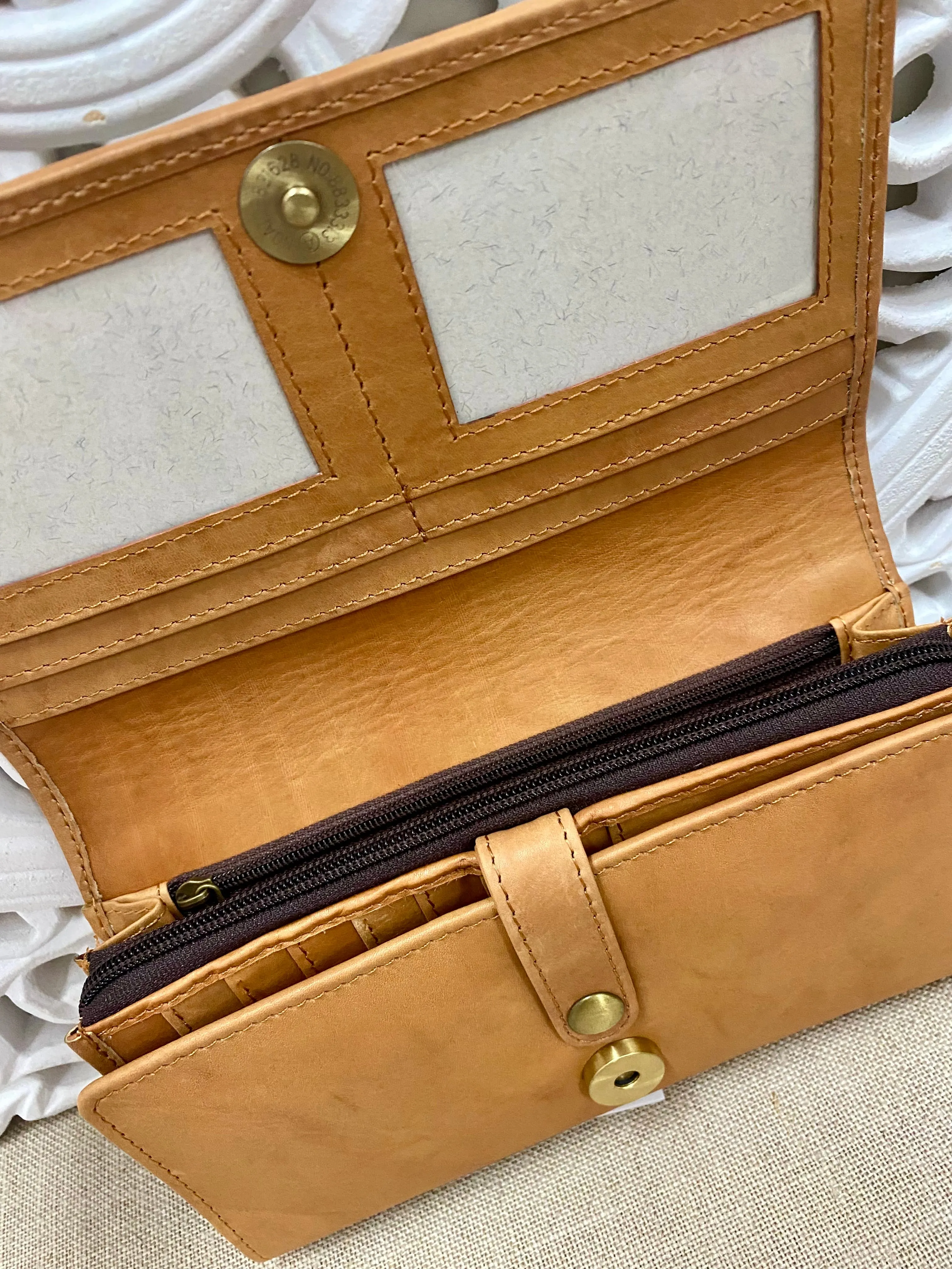 New York Ladies Cowhide Wallet  Tan